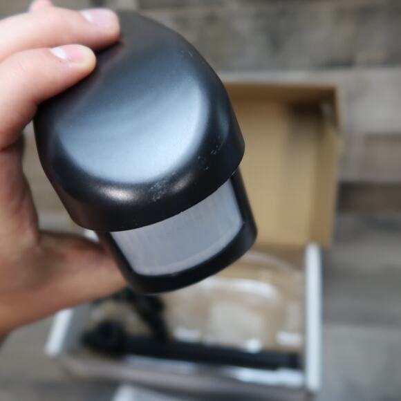 Contech ScareCrow Motion Activated Sprinkler CRO-101 brand new open box - Picture 3 of 3